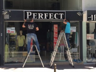 Πινακίδα Φωτιζόμενη με αυτοκόλλητα